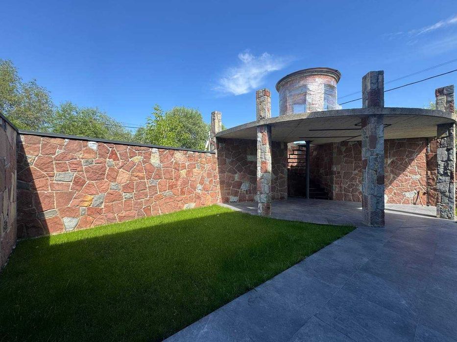 Крайній таунхаус з Преміальним Ремонтом!