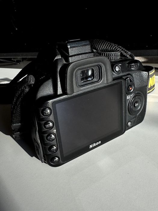 Фотоапарат Nikon D3100 +обʼєктив 50mm f/1.8