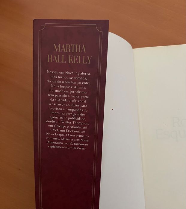 Livro “Rosas Esquecidas”, de Martha Hall Kelly