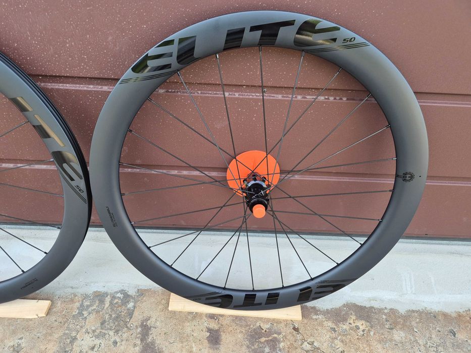 Elitewheels ENT 2.0 stożek 50, center lock, shimano.