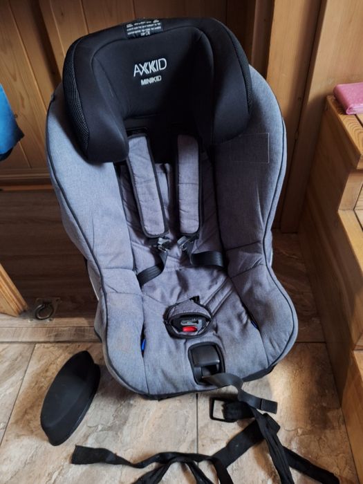 Fotelik axkid minikid 2.0 szary ,osłonka boczna,  pasy , wkladka,lusterko
