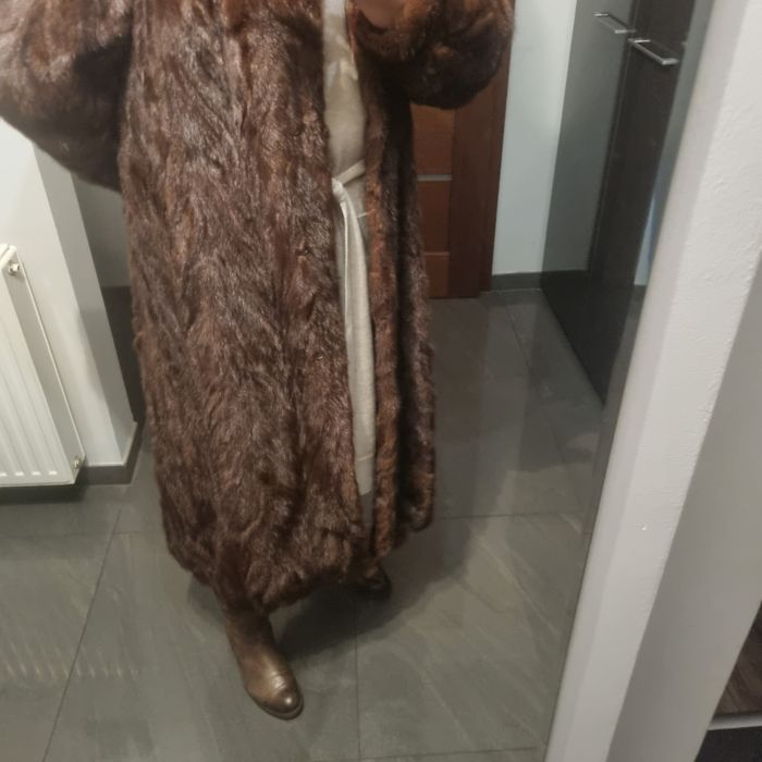 Futro z  norek brązowe, długie,