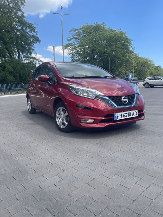 Продам Nissan Note гібрид 10500y.e.