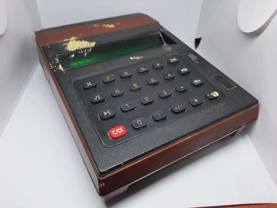Zabytkowy kalkulator ELWRO 144