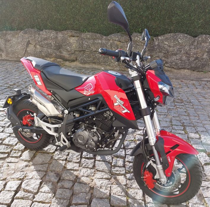 Benelli TNT 125 como nova