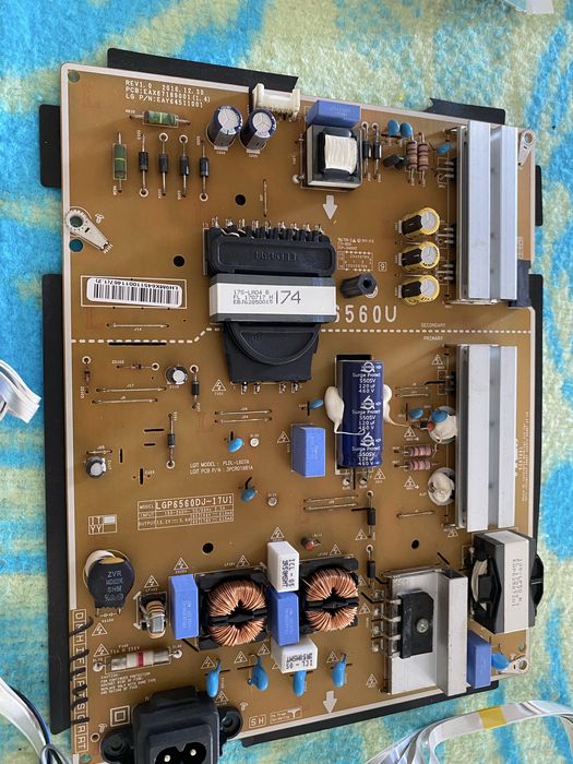 placa de fonte de alimentação (Power Supply Board) para televisores LG, especificamente compatível com o modelo LG 65UJ6300-UA