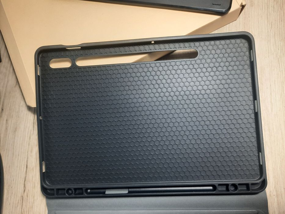 Etui na Samsung Galaxy tab s7 s8 T870 T875 z klawiaturą nowe