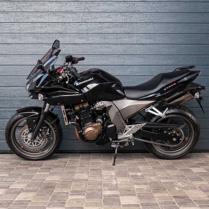 Продам мотоцикл Kawasaki Z750S (1854)