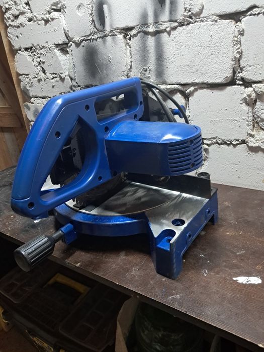 Piła ukośnica 1300w