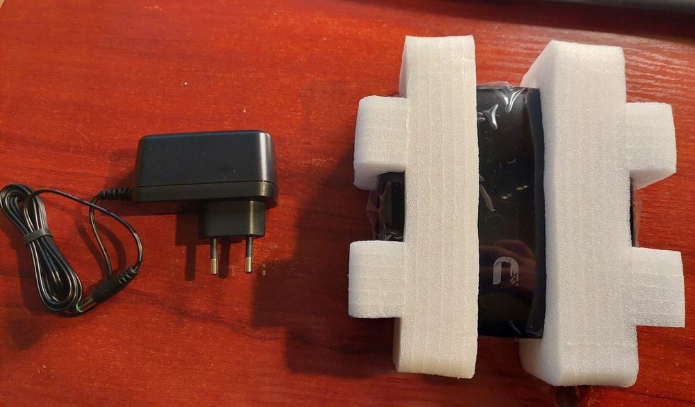 Ubiquiti UFiber WiFi (UF-WIFI)
GPON ONU 2.5G / 1.25G
4×Gigabit LAN
Отл