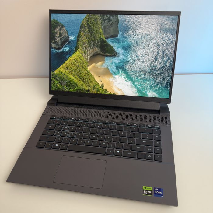 DELL G16 QHD+ 240hz, I9-13900HX, RTX 4070, 8GB RAM