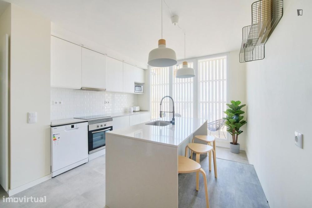 Quarto - localizado em Picoas Lisbon