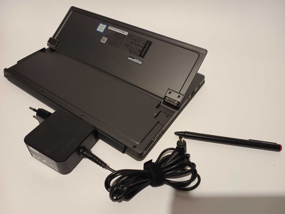 Ноутбук-планшет 12.2" Lenovo Miix 520, i5-8250U, 8GB, 256GB, 4G (LTE)