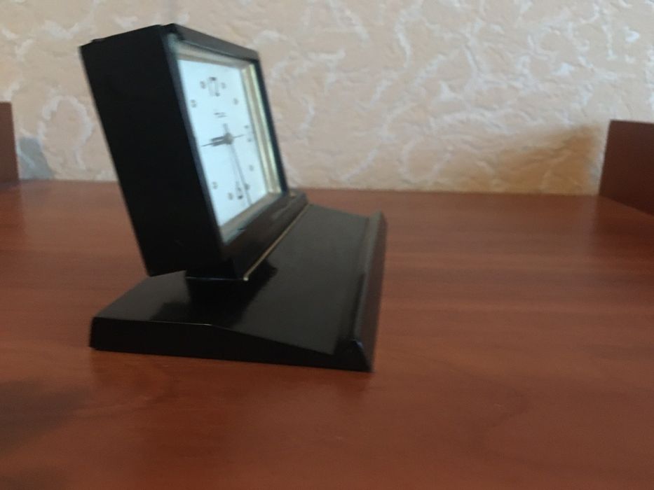 Продам часы механические СССР