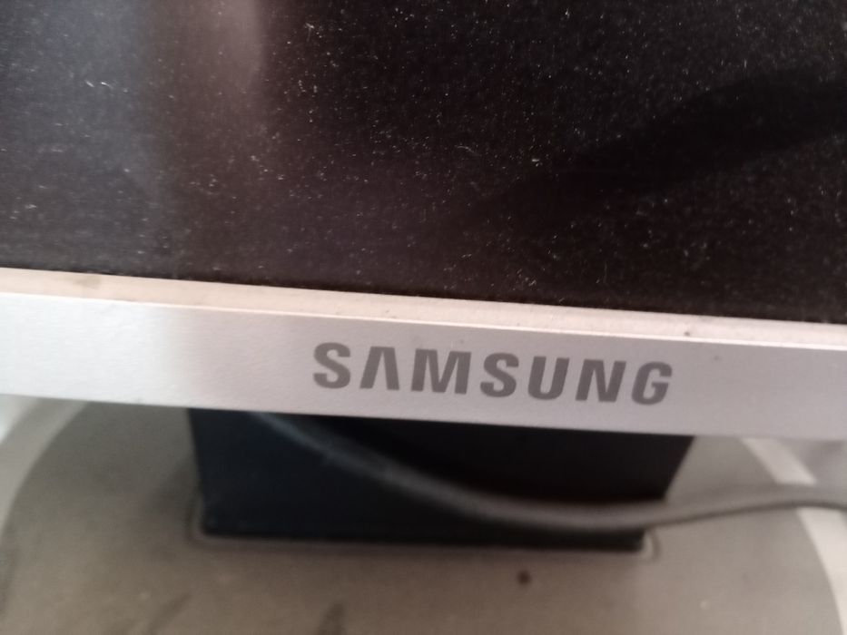 Монитор 19 Самсунг