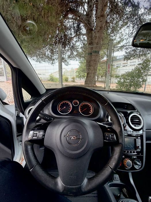Opel Corsa 1.2 Enjoy 2014
