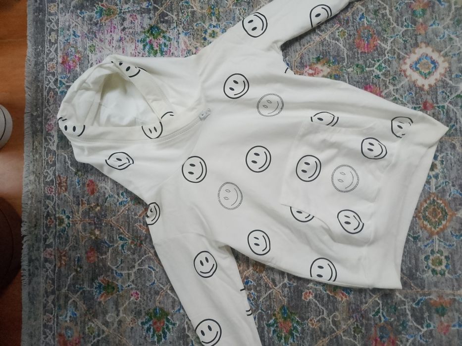 Różne bluzy z kapturem S/M