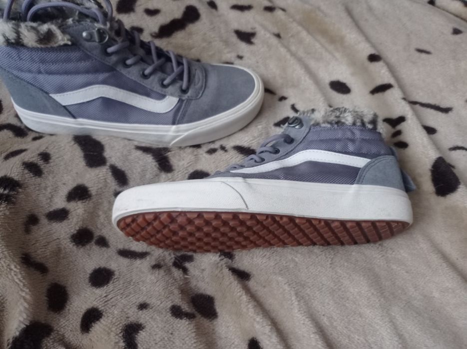Vans buty sportowe wyższe leciutko ocieplane rozmiar38,5 dł.wkl.24,5 c