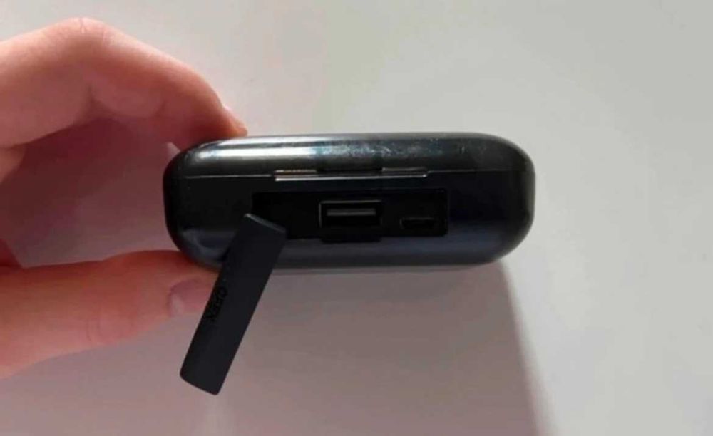 Słuchawki douszne ze stacją ładującą