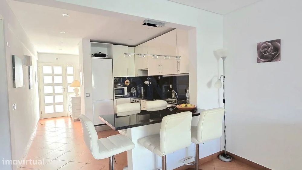 Apartamento T2 No Centro De Olhos De Água
