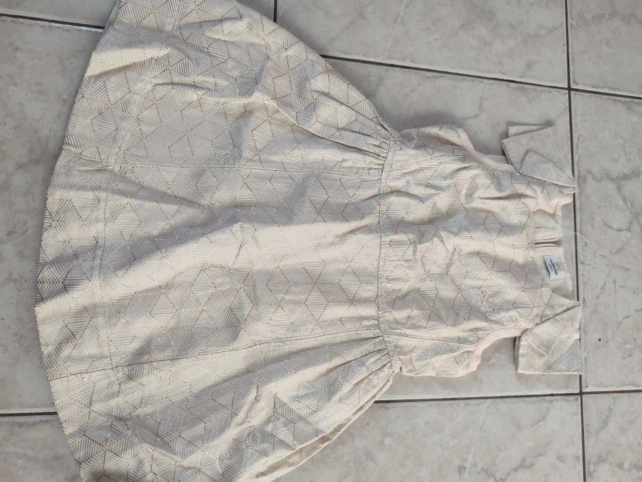 Cztery eleganckie sukienki r. 104 - 3 lata