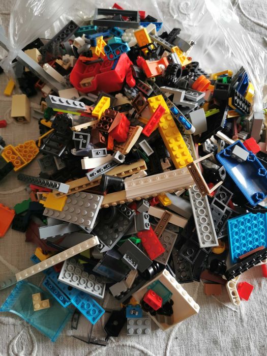 1kg Lego City, Jurrasic, Technic, Ninjago Owen Grady, 5 dinozaurów