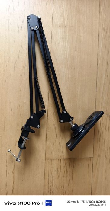 Suporte de Mesa Articulado com Carregamento Wireless 15W (MagSafe)