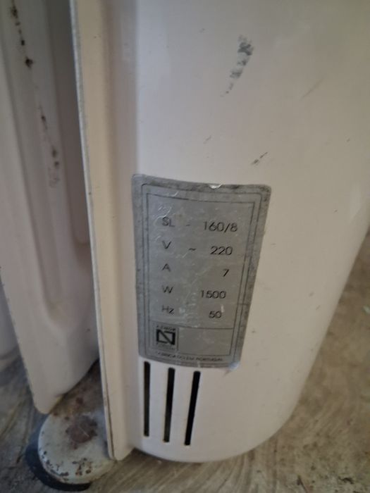 Aquecedor a óleo da marca EFACEC