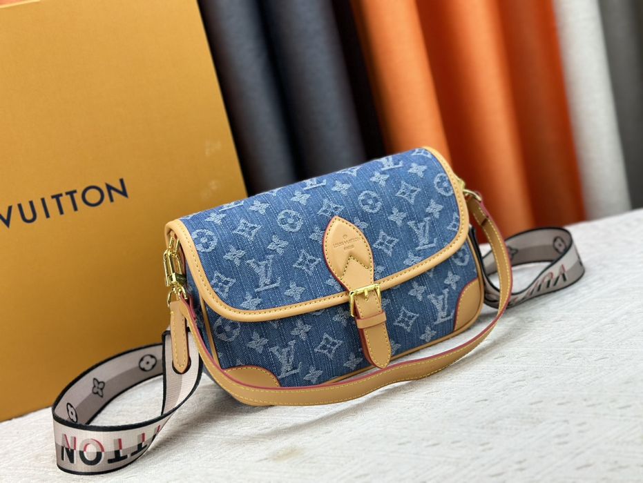 Жіноча крос-боді LOUIS VUITTON M46386