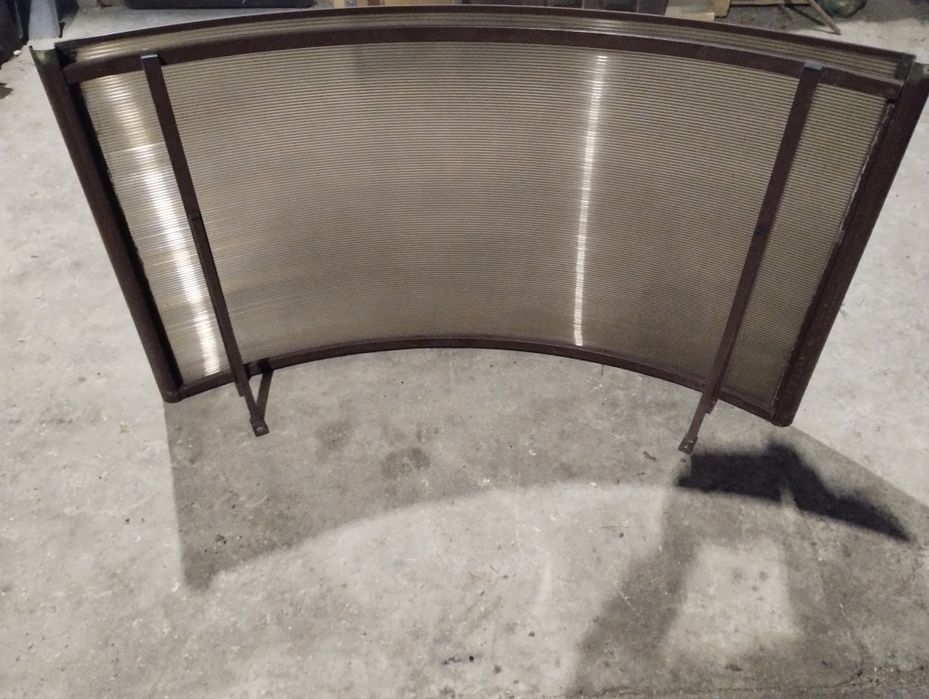 Daszek nad drzwi wejściowe