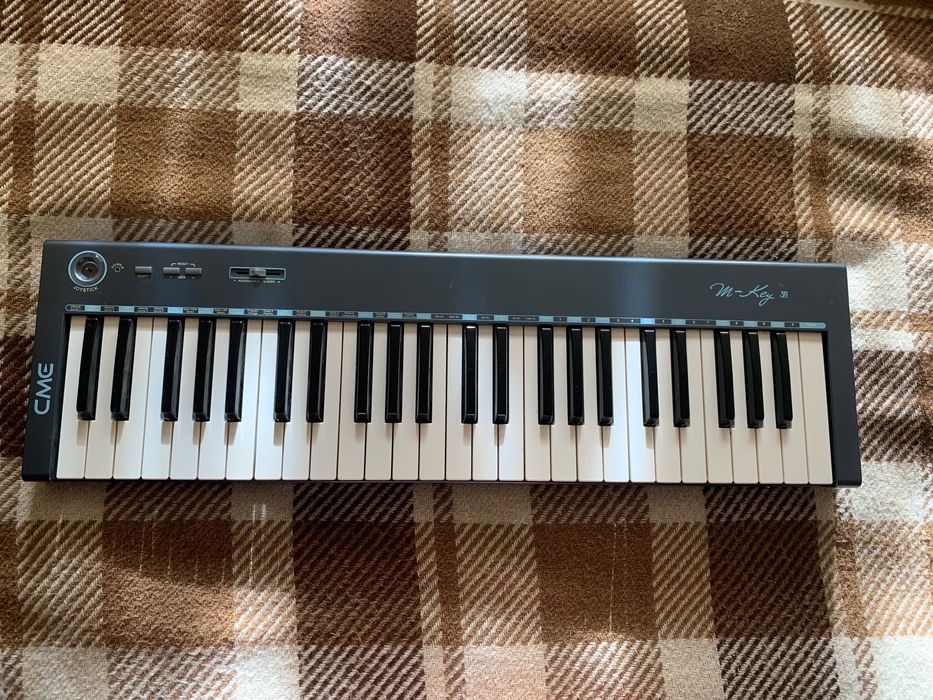 Синтезатор CME (M-Key)
