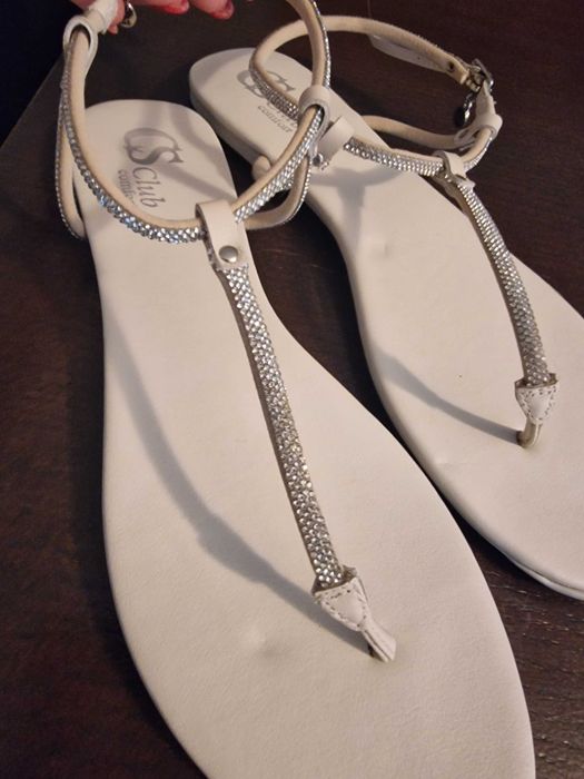 OPORTUNIDADE Sandália Rasa em Pele - Carmen Steffens