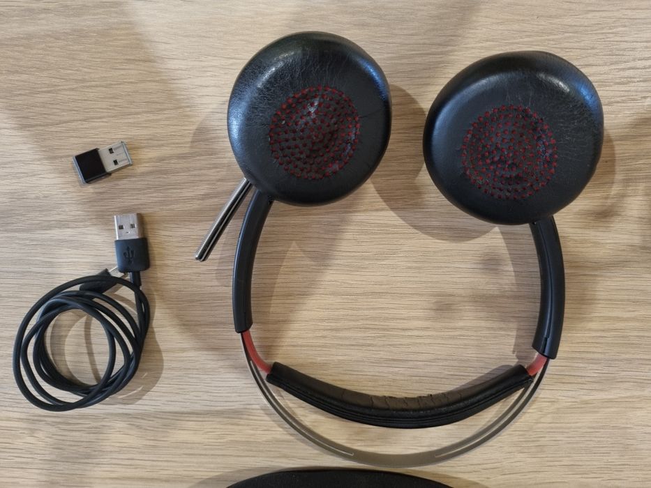 Headset Plantronics Voyager Focus UC. b825-m