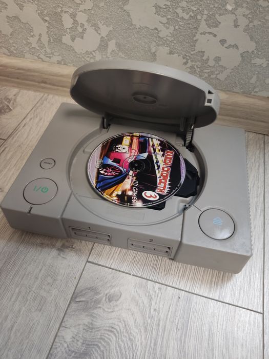 Продам Sony Playstation One