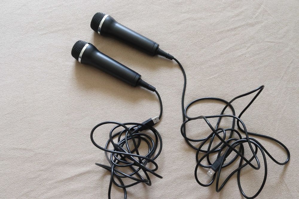 Let's Sing 2022 Switch + 2 Microfones (Como Novo)