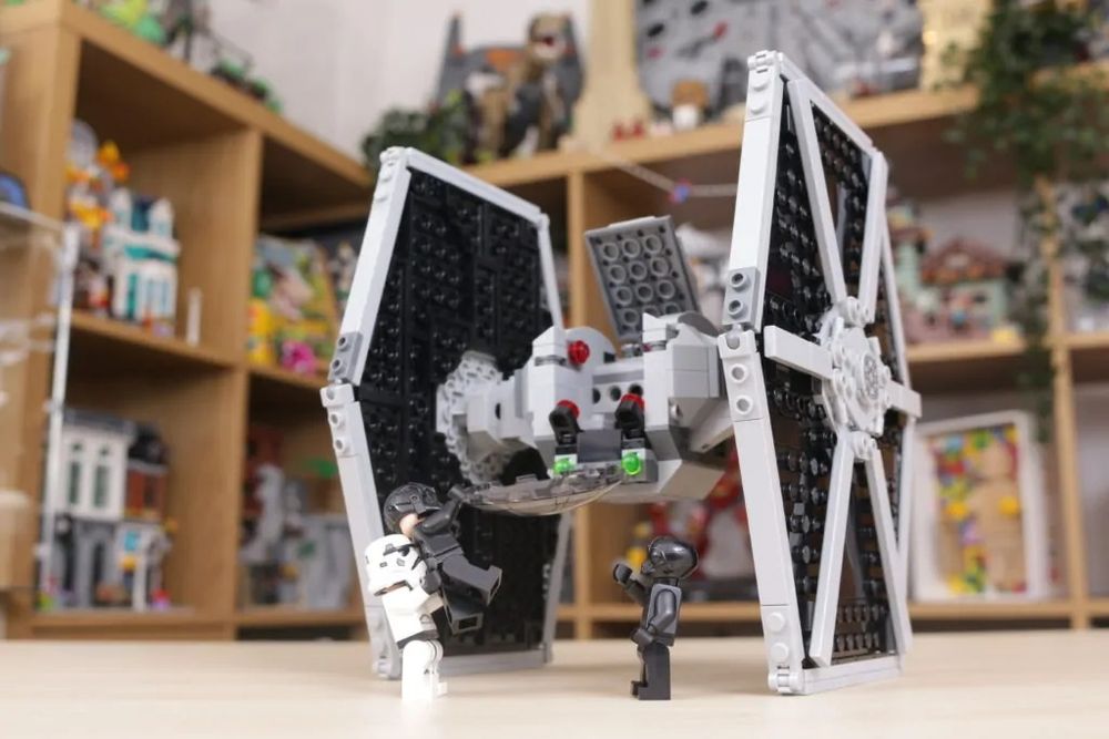LEGO® 75300 Star Wars - Imperialny myśliwiec TIE