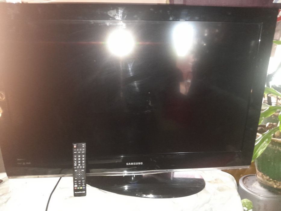 Vendo diversos plasmas e aparelhagens 75€