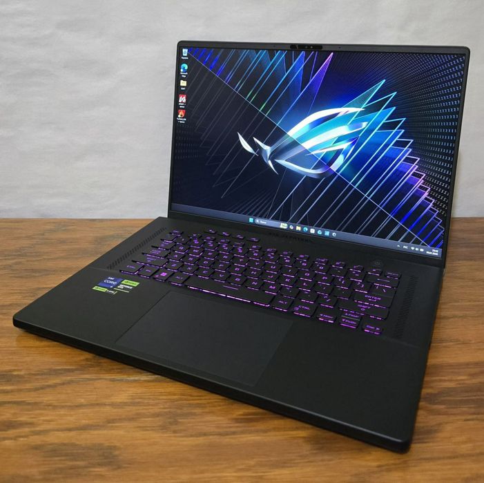 Asus zephyrus m16 rtx4070 i9-13900h 2k240hz