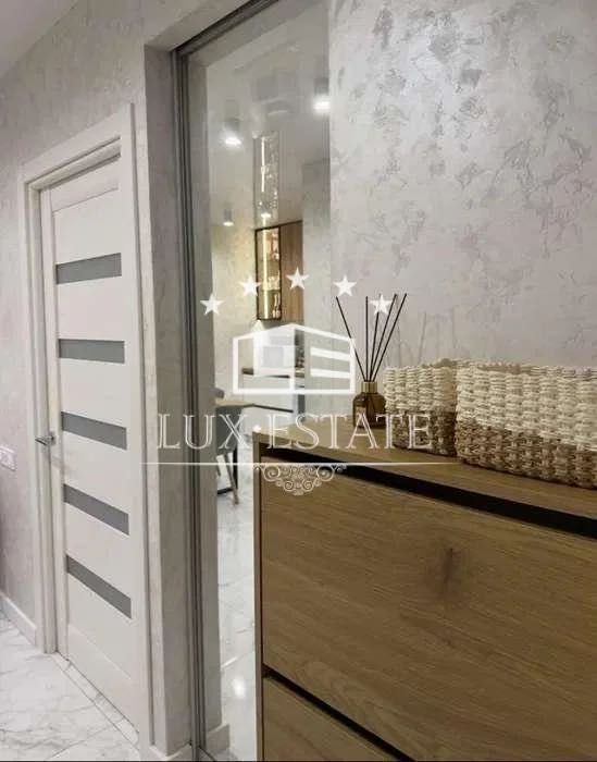 Продажа 1-комнатной квартиры в новострое  ЖК "Гранд"