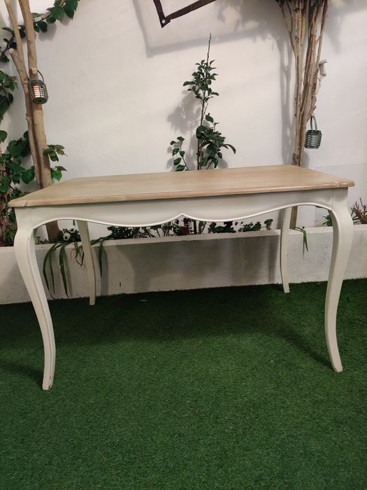 Mesa de jantar  Gato preto