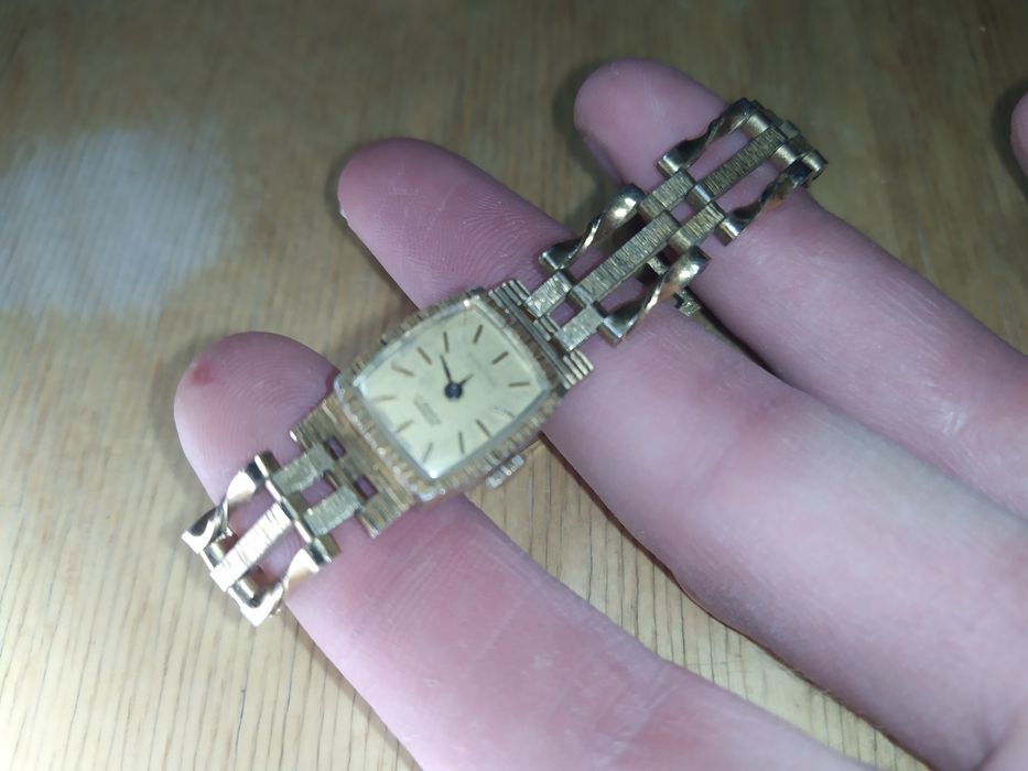 Часы ЛУЧ есть пару вариантов