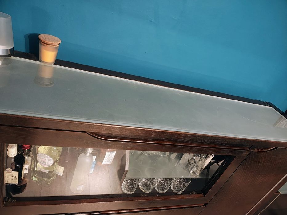 Zestaw mebli drewnianych