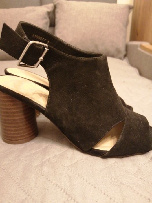 Sandały zamszowe 38/24cm