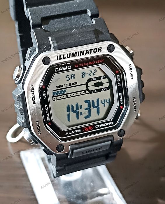 Casio MWD110H. Сталевий безель/100m. Годинник наручний