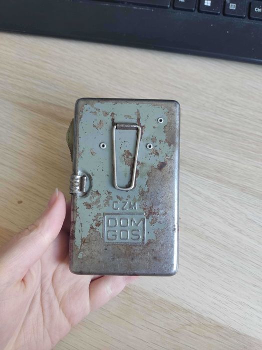 Zabytkowa latarka CZM DOMGOS, niesprawna