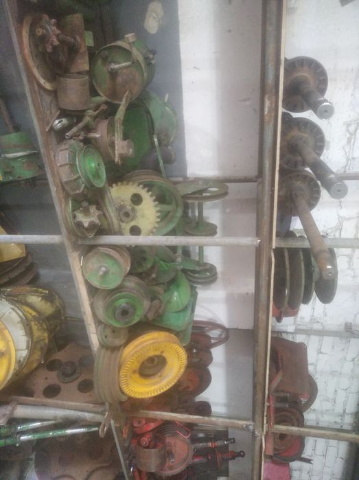 Запчастини до комбайна Вольво-Volvo 1130-800 вали шківи топлевна апара