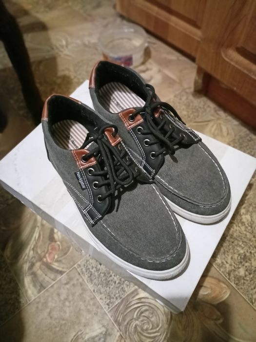 Чоловічі кеди у стилі Vans