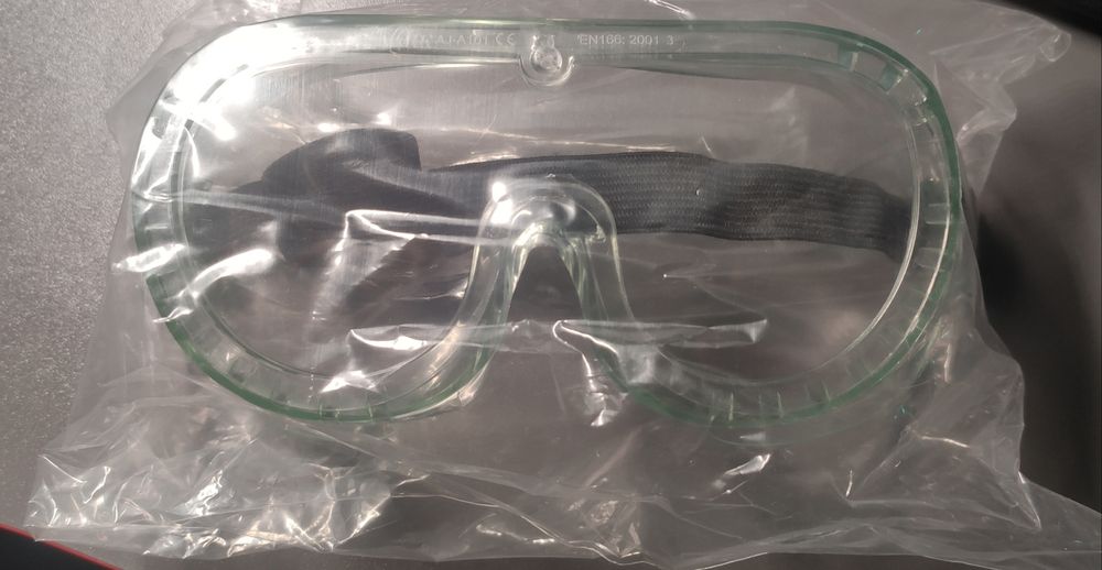 Защитные очки прозрачные