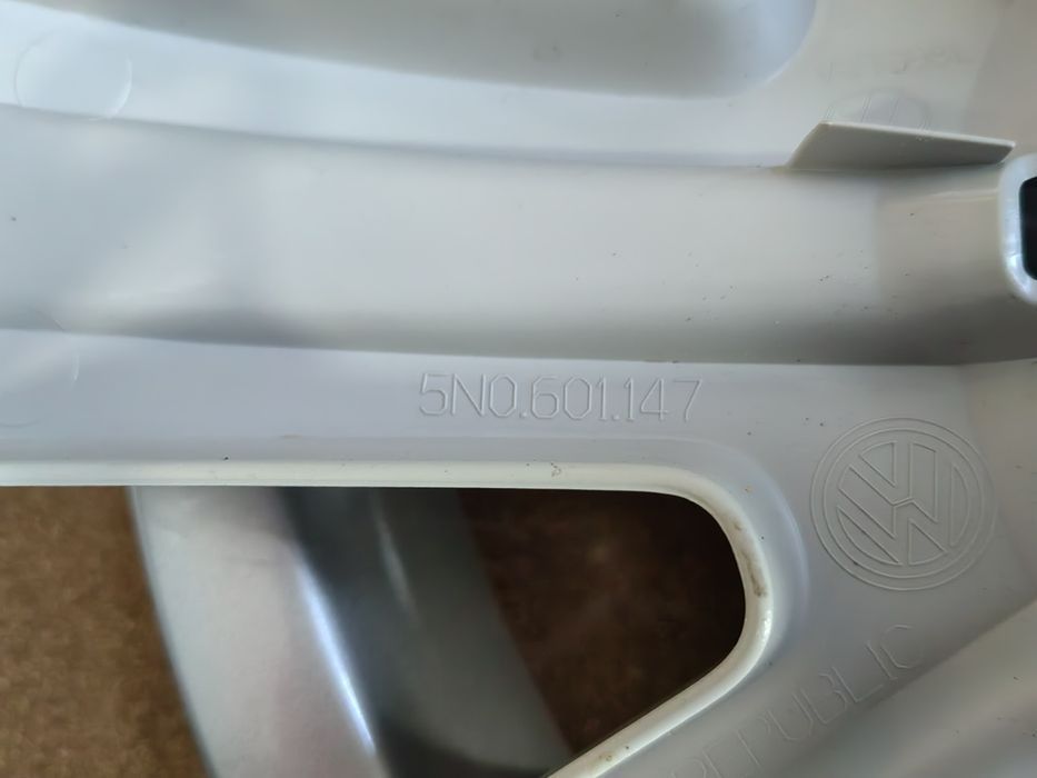 Kołpaki VW 16" Komplet Org 5NO Bardzo ładne Passat Golf Caddy Touran