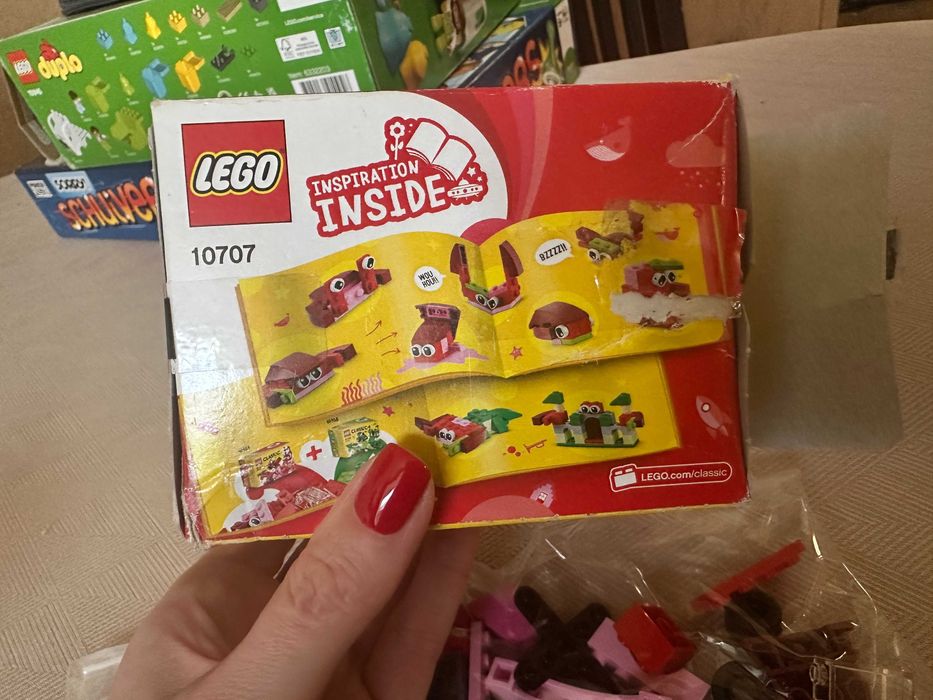 Конструктор LEGO Classic Червоний набір для творчості 10707